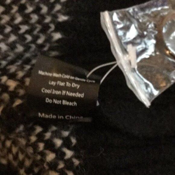 𝅺POL Black and white Zebra Knit Mohair Cardigan - Picture 9 of 10